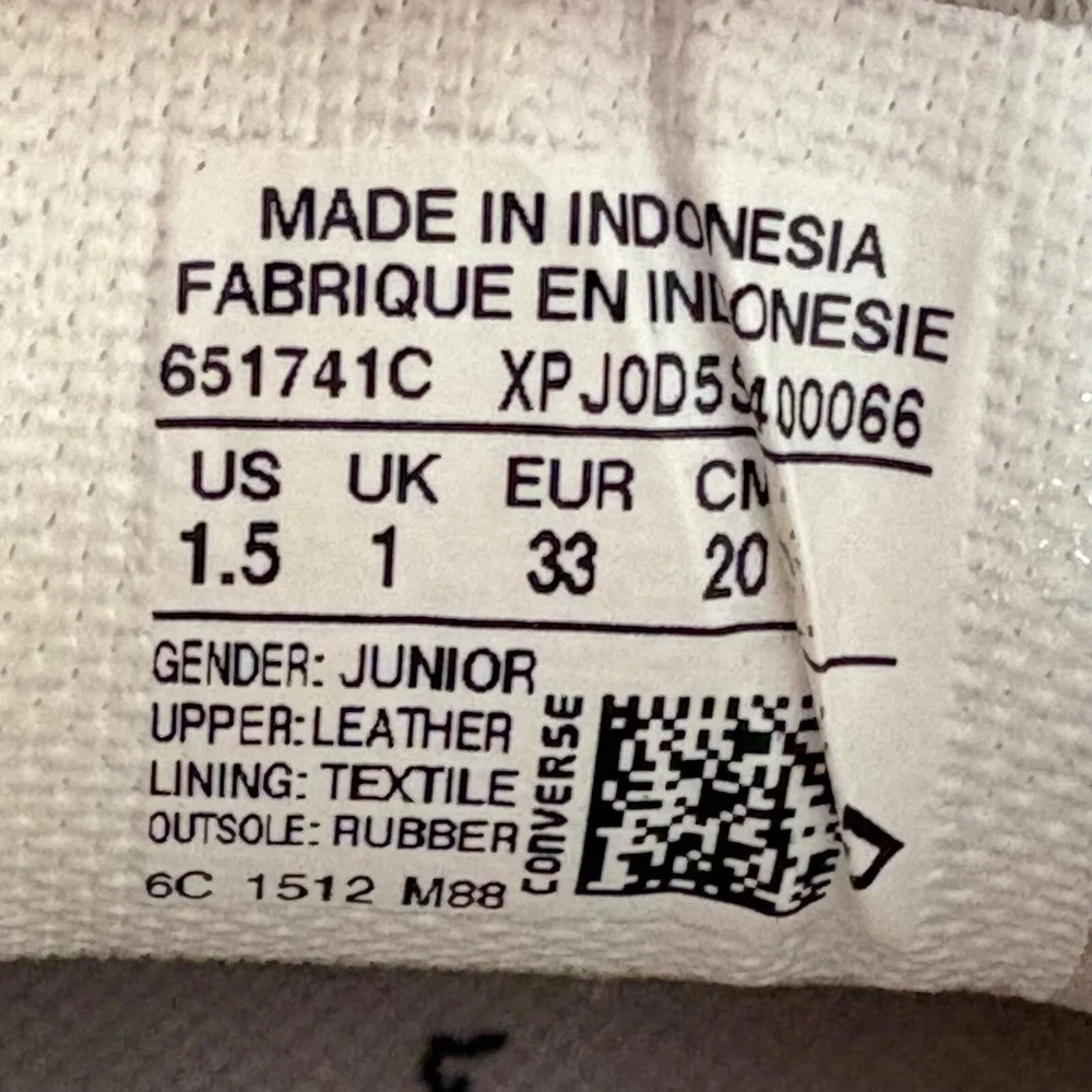 Converse All‎ Star White Leather Junior Sneakers Size 1.5 Youth Casual Shoes
